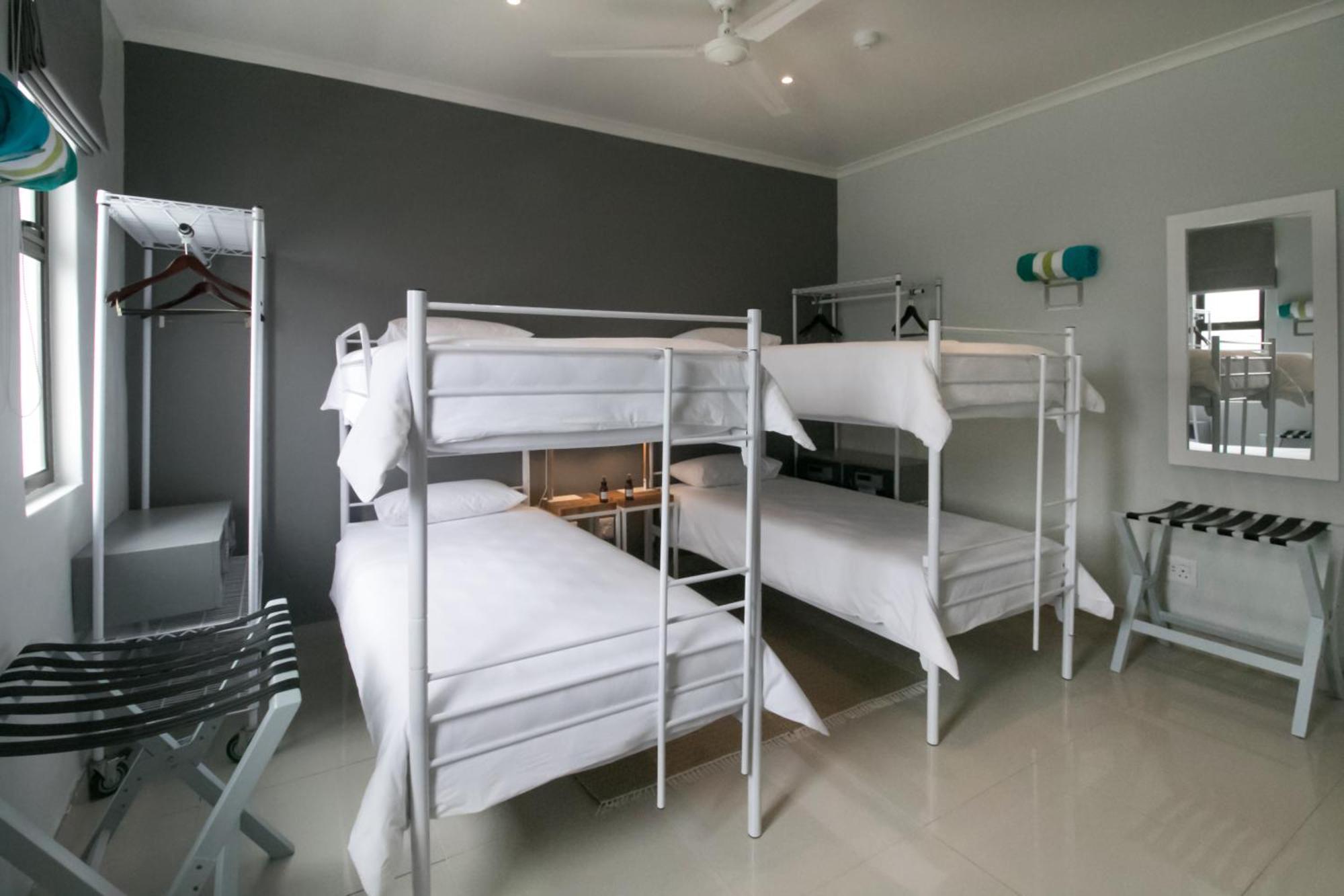 Zzzone Boutique Hostel Hermanus Exteriör bild
