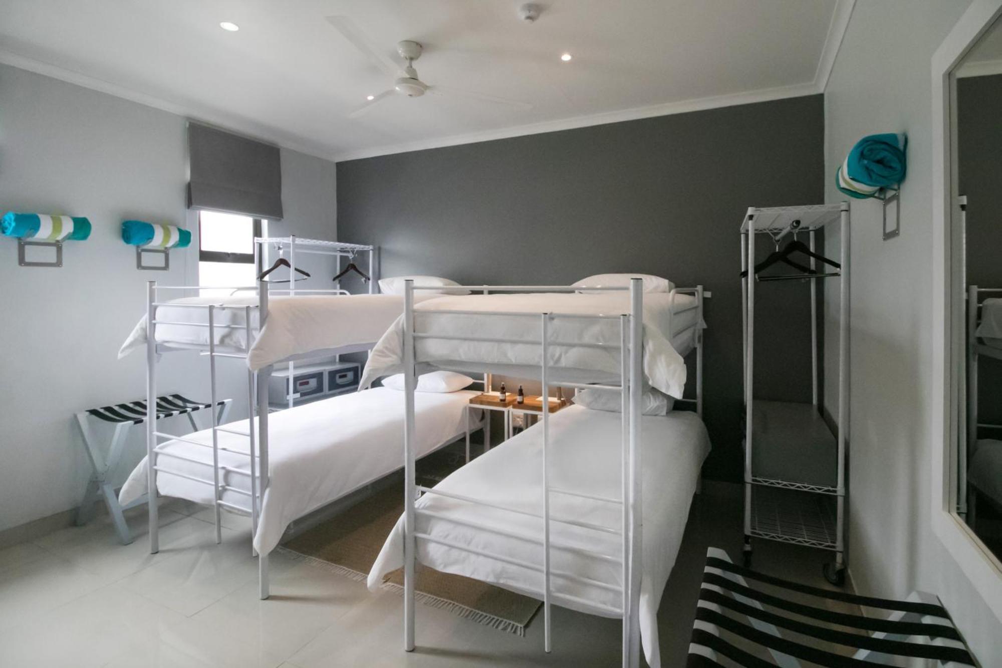 Zzzone Boutique Hostel Hermanus Exteriör bild